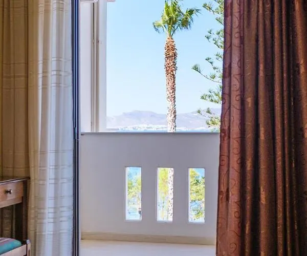 Seaside Aparthotel Ampavris